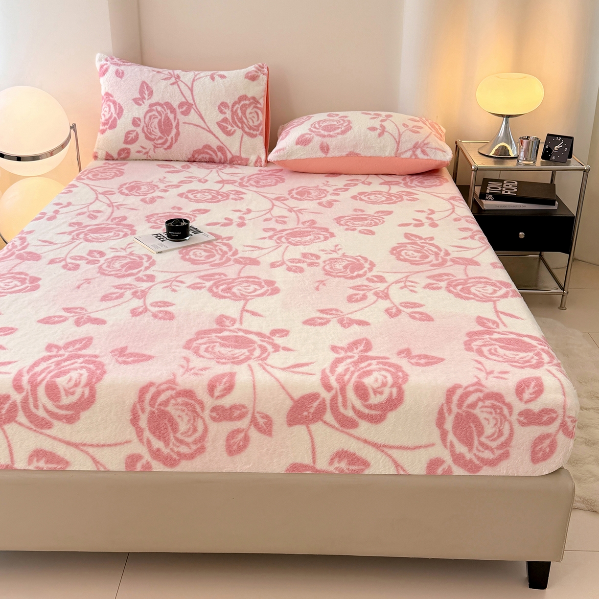 91家纺网 家纺一手货源 找家纺 悦织语 2025新款高克重加厚美拉德獭兔毛床笠床褥子床护垫 兔毛-粉蔷薇