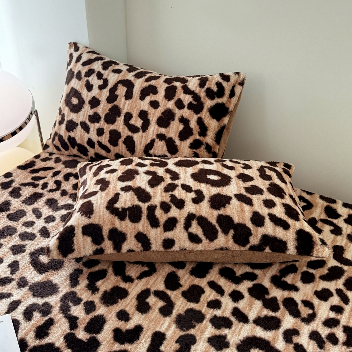 91家纺网 家纺一手货源 找家纺 悦织语 2025新款高克重加厚美拉德獭兔毛床笠床褥子床护垫 兔毛-豹纹