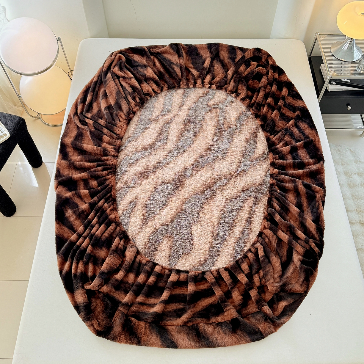 91家纺网 家纺一手货源 找家纺 悦织语 2025新款高克重加厚美拉德獭兔毛床笠床褥子床护垫 兔毛-斑马