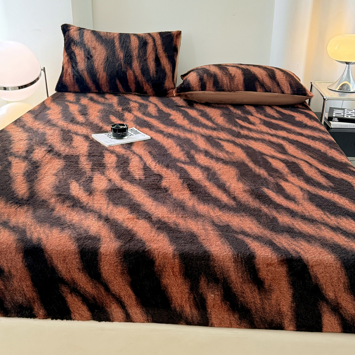 91家纺网 家纺一手货源 找家纺 悦织语 2025新款高克重加厚美拉德獭兔毛床笠床褥子床护垫 兔毛-斑马