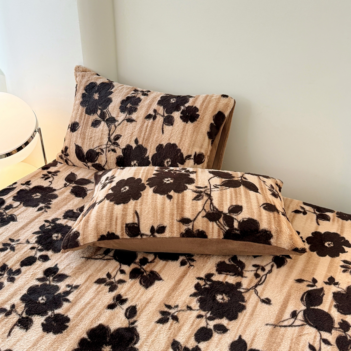 91家纺网 家纺一手货源 找家纺 （总）悦织语 2025新款高克重加厚美拉德獭兔毛床笠床褥子床护垫