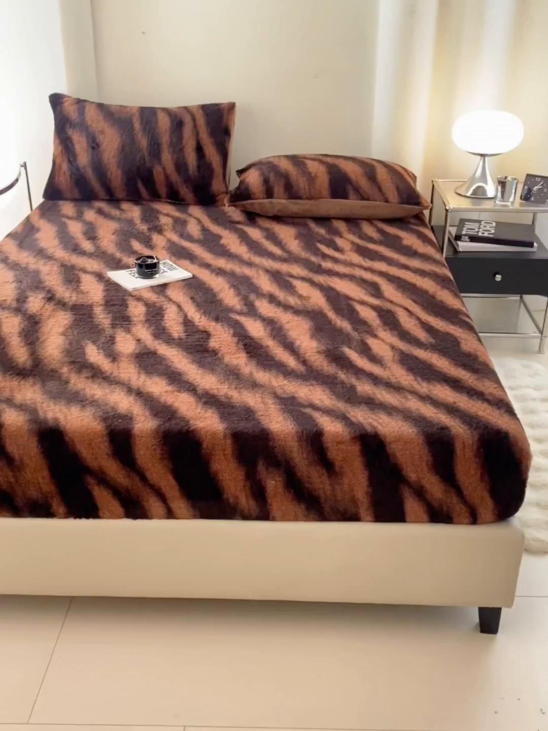 91家纺网 家纺一手货源 找家纺 悦织语 2025新款高克重加厚美拉德獭兔毛床笠床褥子床护垫 兔毛-斑马