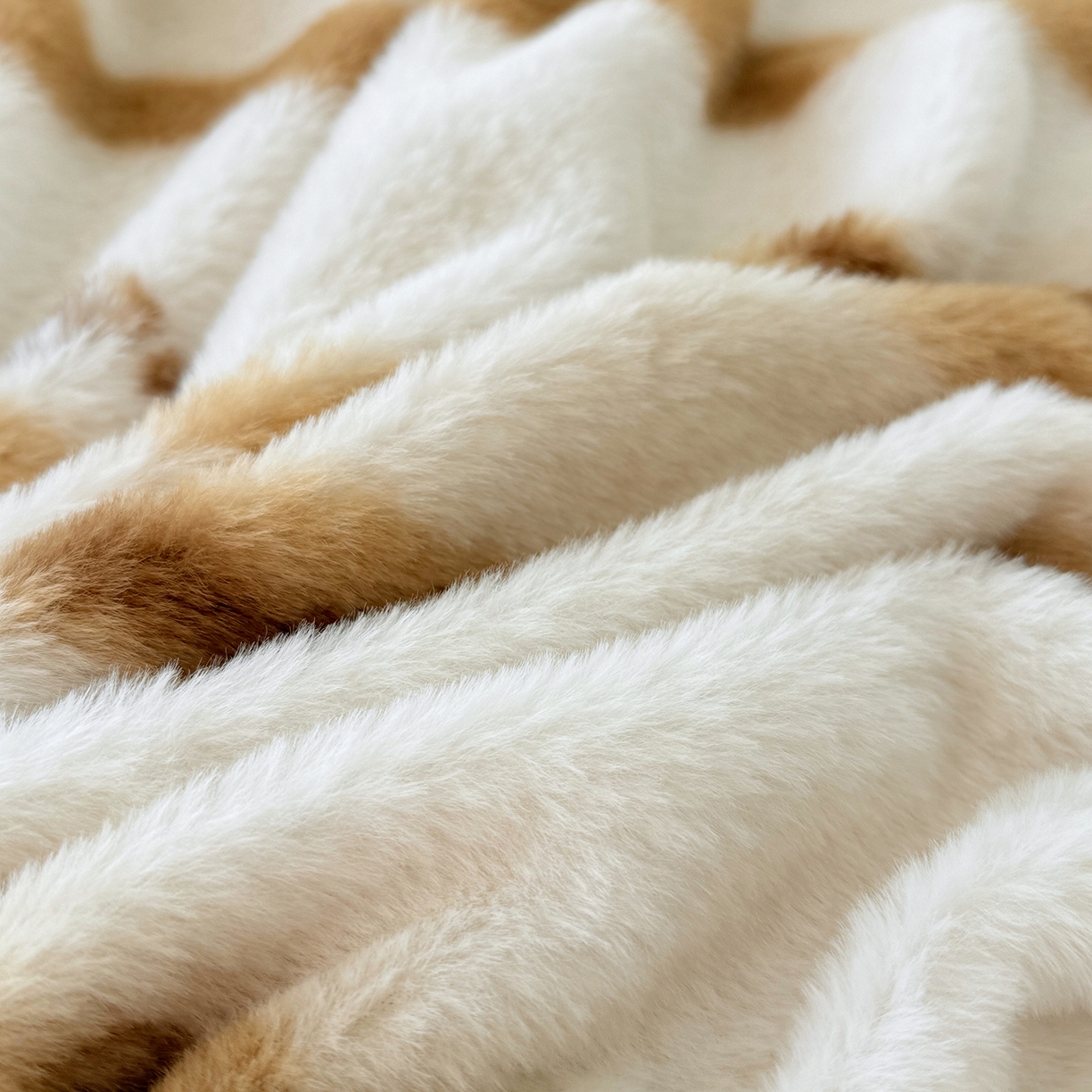 91家纺网 家纺一手货源 找家纺 悦织语 2025新款高克重加厚美拉德獭兔毛床笠床褥子床护垫 兔毛-拿铁纹