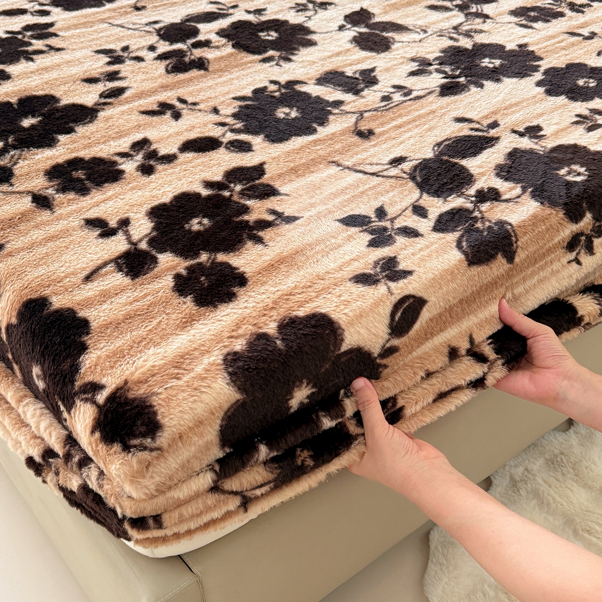 91家纺网 家纺一手货源 找家纺 悦织语 2025新款高克重加厚美拉德獭兔毛床笠床褥子床护垫 兔毛-漫漫