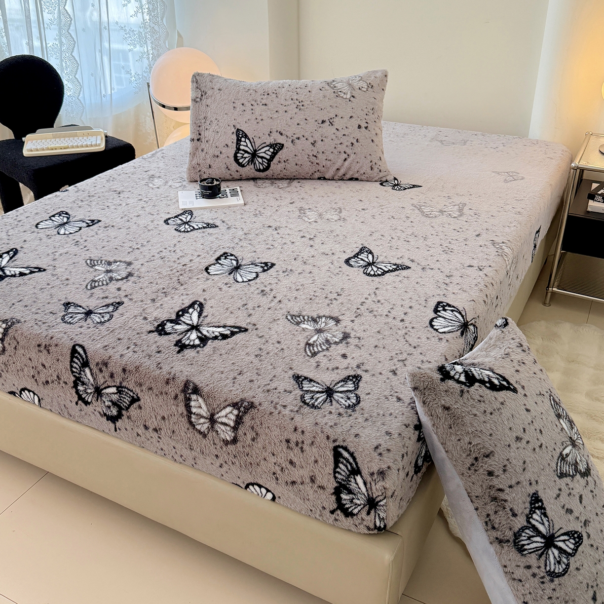 91家纺网 家纺一手货源 找家纺 悦织语 2025新款高克重加厚美拉德獭兔毛床笠床褥子床护垫 兔毛-蝶舞