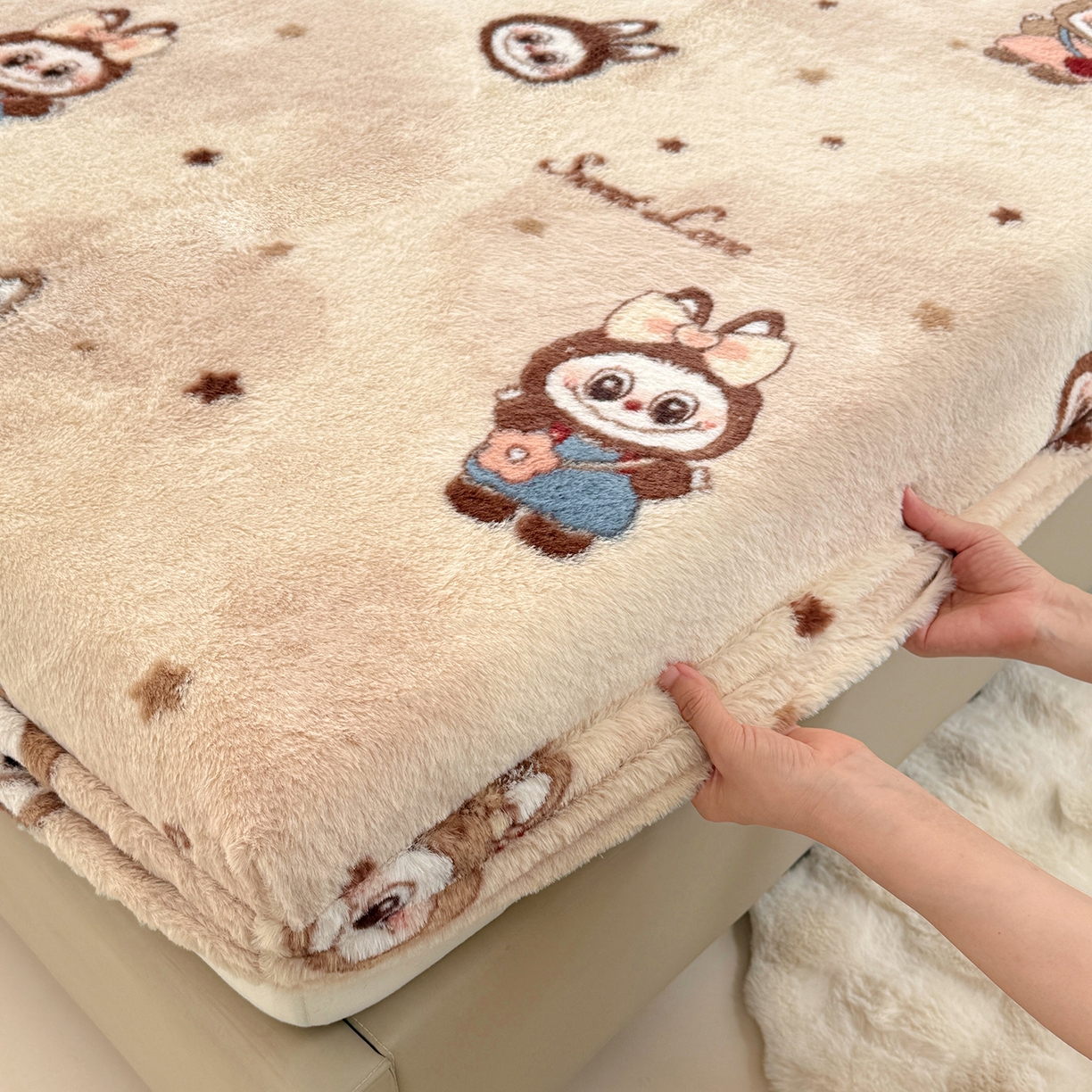 91家纺网 家纺一手货源 找家纺 悦织语 2025新款高克重加厚美拉德獭兔毛床笠床褥子床护垫 兔毛-拉布布