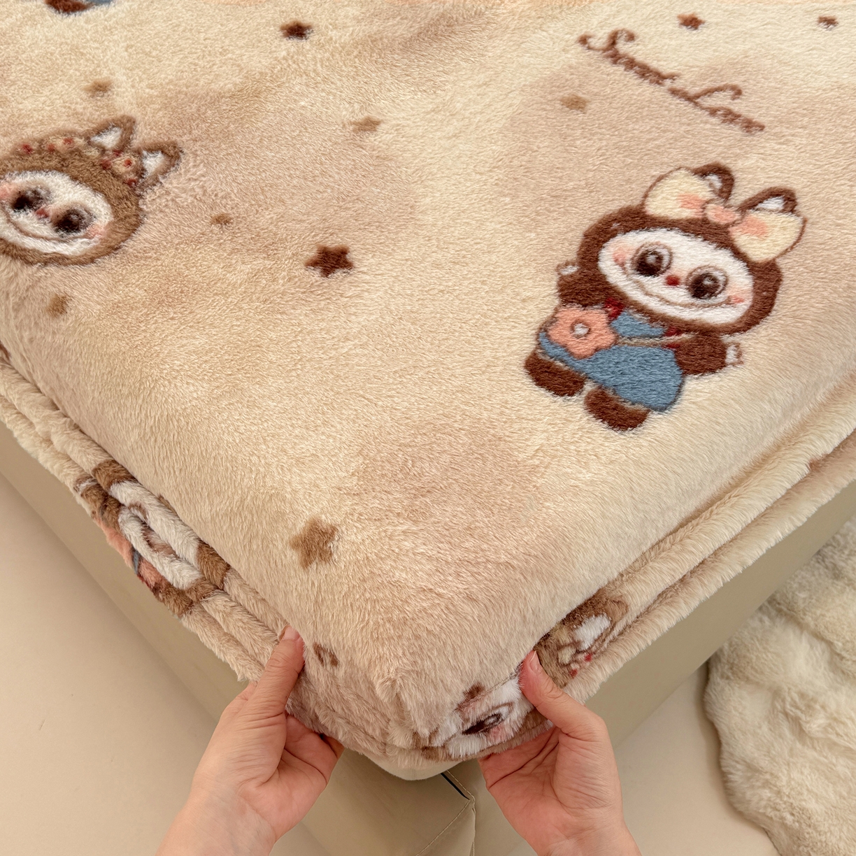 91家纺网 家纺一手货源 找家纺 悦织语 2025新款高克重加厚美拉德獭兔毛床笠床褥子床护垫 兔毛-拉布布