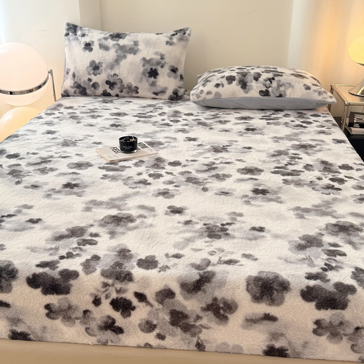 91家纺网 家纺一手货源 找家纺 悦织语 2025新款高克重加厚美拉德獭兔毛床笠床褥子床护垫 兔毛-墨花