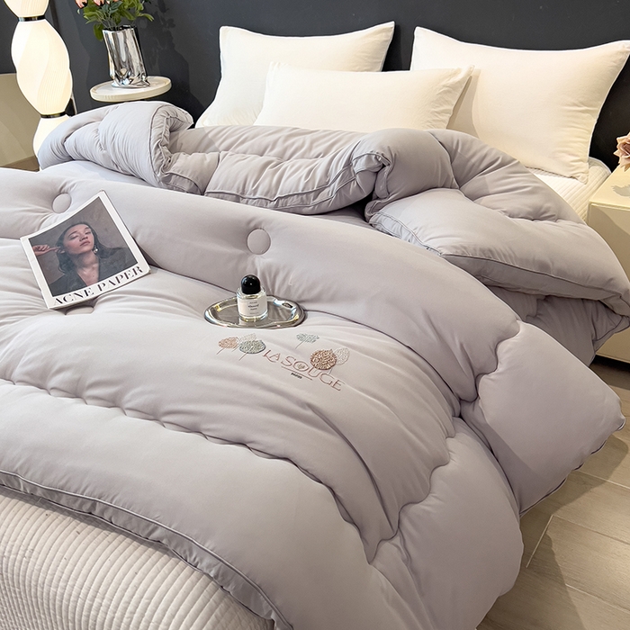 91家纺网 家纺一手货源 找家纺 （总）丽莱美家纺 2025新款牛奶棉新疆羽丝绵被被子被芯-云柔系列