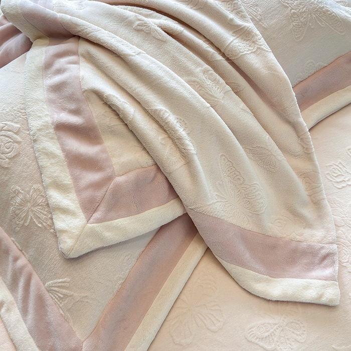 91家纺网 家纺一手货源 找家纺 若未家居 LOVEWE HOUSE 2025新款250克全消光纯色蝴蝶雕花双拼牛奶绒四件套-晨光蝶影 光蝶影-奶白