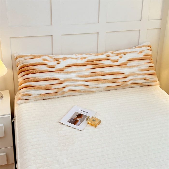 91家纺网 家纺一手货源 找家纺 梦舒羽 2025新款兔毛绒双人枕套牛奶绒加长法兰绒枕芯套法莱绒枕头套-抽条 兔毛绒抽条-梦幻奶咖