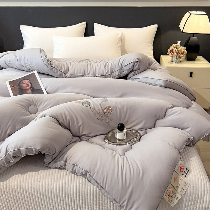 91家纺网 家纺一手货源 找家纺 丽莱美家纺 2025新款牛奶棉新疆羽丝绵被被子被芯-云柔系列 云柔-灰