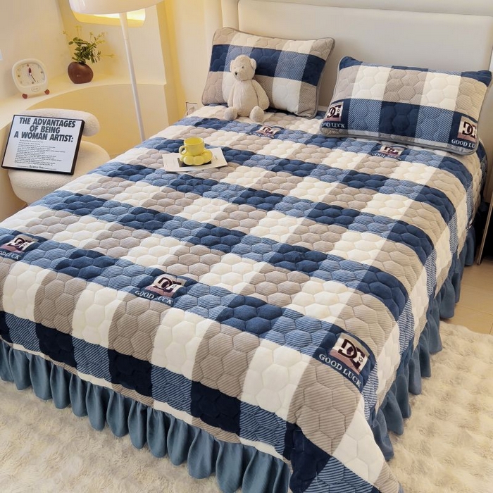 91家纺网 家纺一手货源 找家纺 （总）情煊家纺 2025新款简约加厚A类牛奶绒夹棉印花床盖