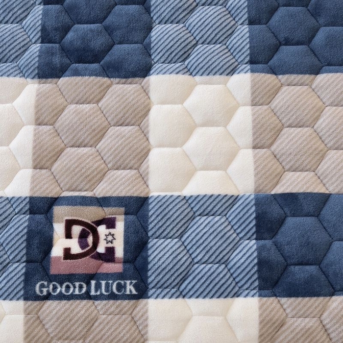 91家纺网 家纺一手货源 找家纺 （总）情煊家纺 2025新款简约加厚A类牛奶绒夹棉印花床盖