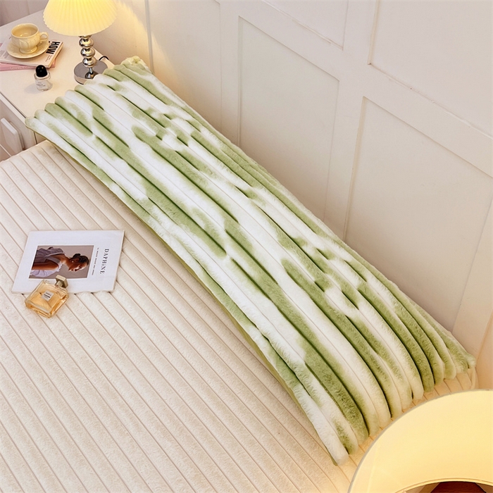 91家纺网 家纺一手货源 找家纺 梦舒羽 2025新款兔毛绒双人枕套牛奶绒加长法兰绒枕芯套法莱绒枕头套-抽条 兔毛绒抽条-梦幻果绿