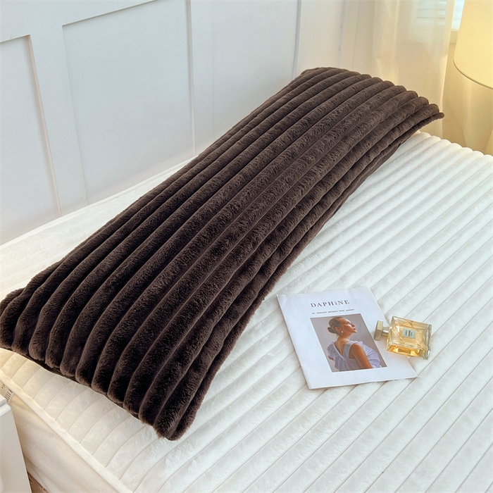 91家纺网 家纺一手货源 找家纺 梦舒羽 2025新款兔毛绒双人枕套牛奶绒加长法兰绒枕芯套法莱绒枕头套-抽条 兔毛绒抽条-咖啡色