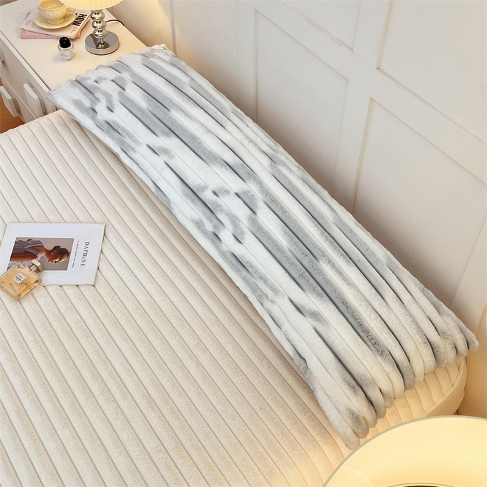 91家纺网 家纺一手货源 找家纺 梦舒羽 2025新款兔毛绒双人枕套牛奶绒加长法兰绒枕芯套法莱绒枕头套-抽条 兔毛绒抽条-梦幻浅灰