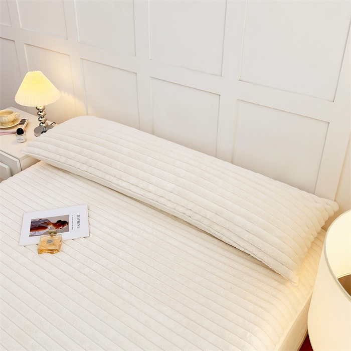 91家纺网 家纺一手货源 找家纺 梦舒羽 2025新款兔毛绒双人枕套牛奶绒加长法兰绒枕芯套法莱绒枕头套-抽条 兔毛绒抽条-晨曦白