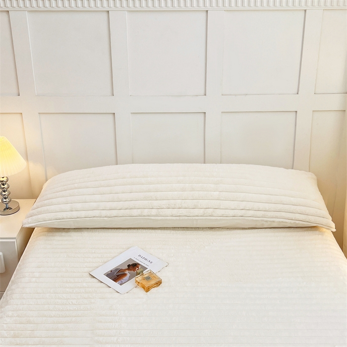 91家纺网 家纺一手货源 找家纺 梦舒羽 2025新款兔毛绒双人枕套牛奶绒加长法兰绒枕芯套法莱绒枕头套-抽条 兔毛绒抽条-晨曦白