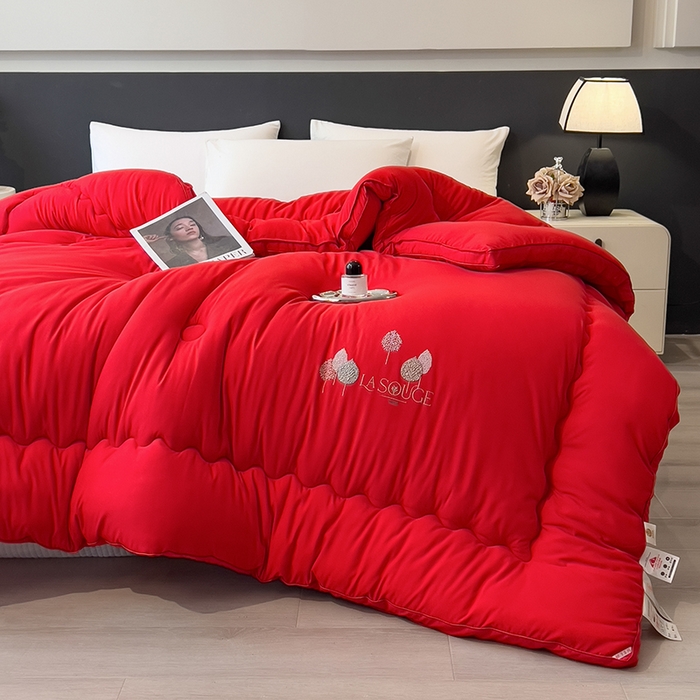 91家纺网 家纺一手货源 找家纺 丽莱美家纺 2025新款牛奶棉新疆羽丝绵被被子被芯-云柔系列 云柔-红