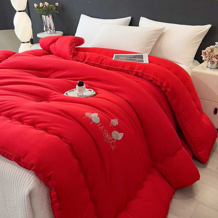 91家纺网 家纺一手货源 找家纺 丽莱美家纺 2025新款牛奶棉新疆羽丝绵被被子被芯-云柔系列 云柔-红