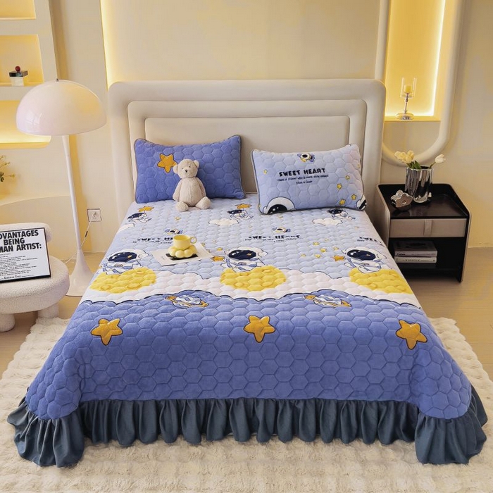 91家纺网 家纺一手货源 找家纺 （总）情煊家纺 2025新款简约加厚A类牛奶绒夹棉印花床盖