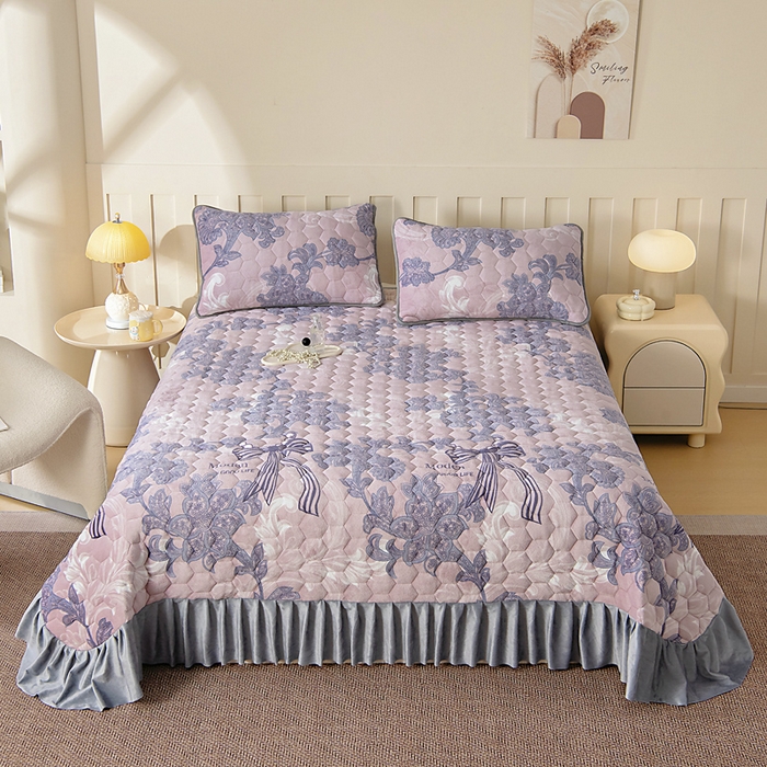 91家纺网 家纺一手货源 找家纺 （总）情煊家纺 2025新款简约加厚A类牛奶绒夹棉印花床盖