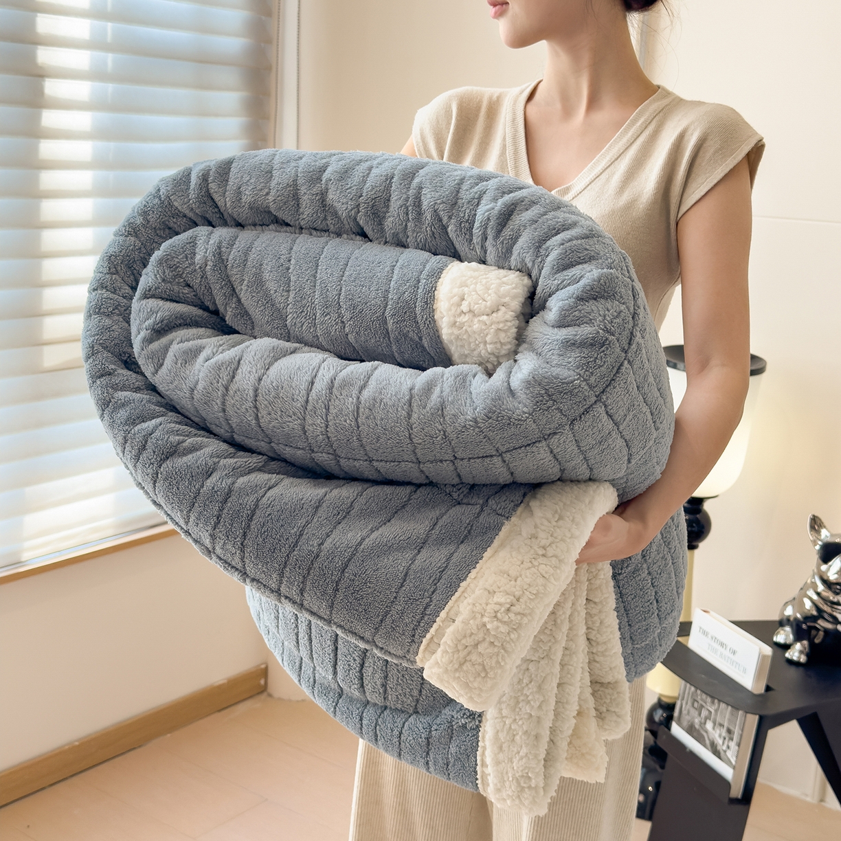 91家纺网 家纺一手货源 找家纺 （总）世纪绒品 2025新款A类加厚水波纹羊羔绒双层提花毛毯