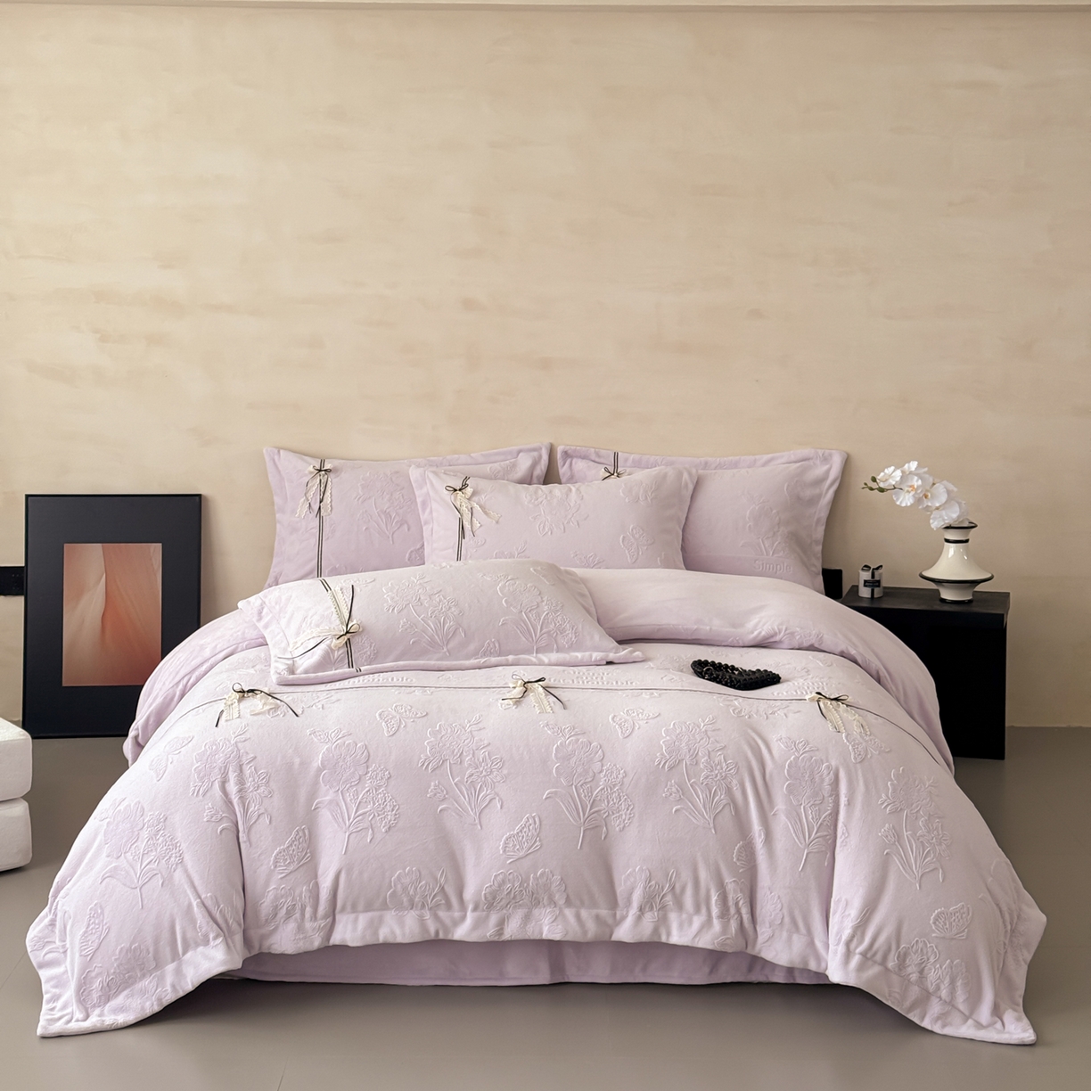 91家纺网 家纺一手货源 找家纺 若未家居 LOVEWE HOUSE 2025新款250克法式轻奢牛奶绒雕花工艺款四件套-蝶屿 蝶屿  紫