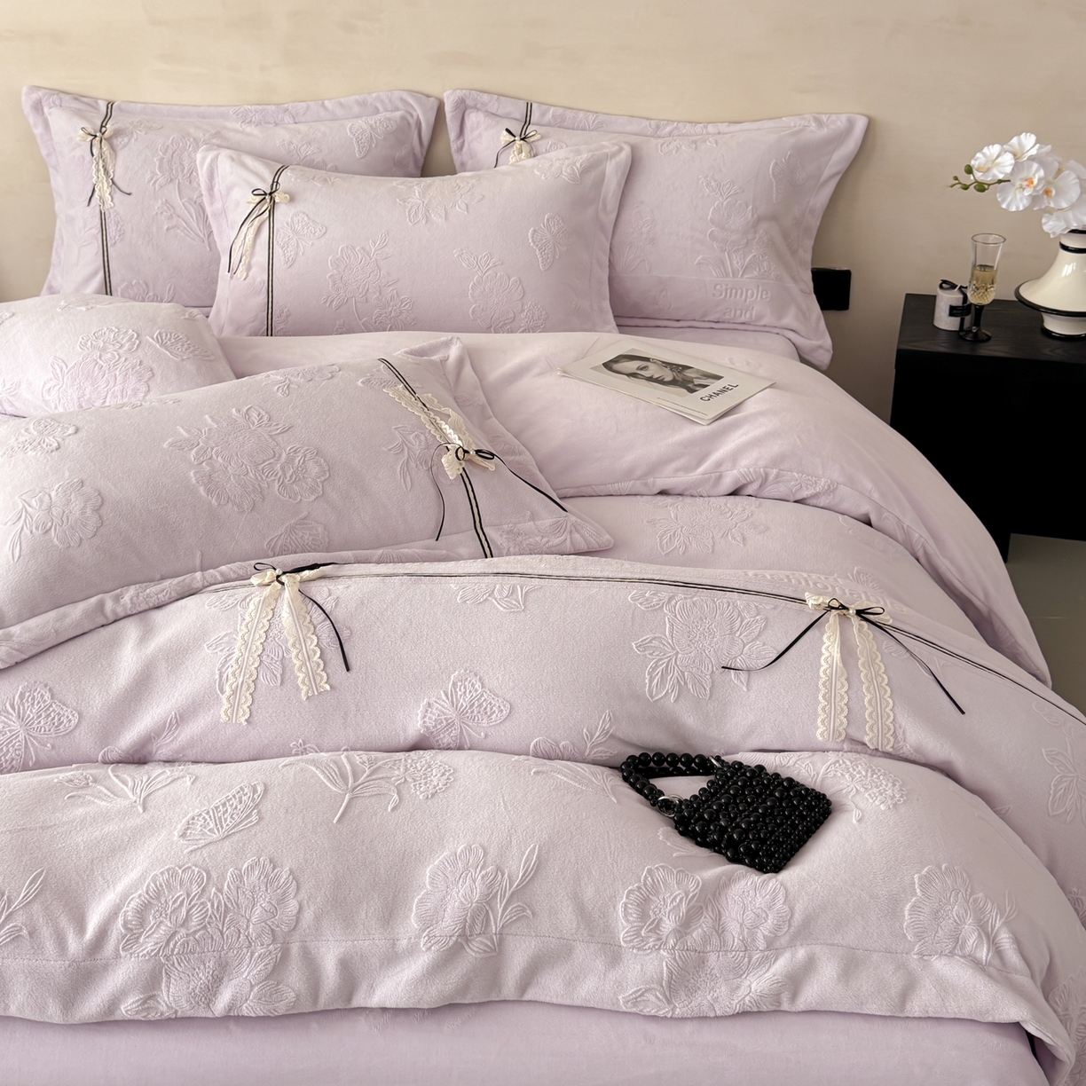 91家纺网 家纺一手货源 找家纺 若未家居 LOVEWE HOUSE 2025新款250克法式轻奢牛奶绒雕花工艺款四件套-蝶屿 蝶屿  紫