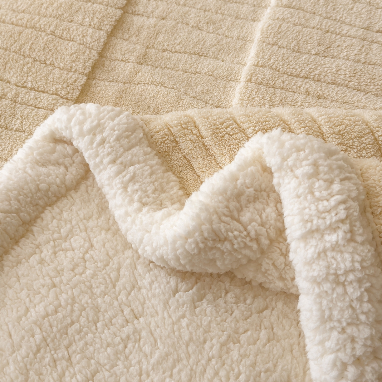 91家纺网 家纺一手货源 找家纺 世纪绒品 2025新款A类加厚水波纹羊羔绒双层提花毛毯 水波纹-米白