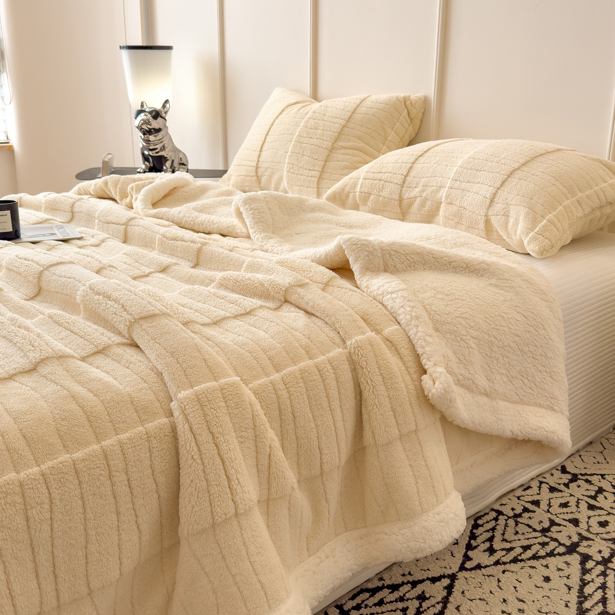 91家纺网 家纺一手货源 找家纺 世纪绒品 2025新款A类加厚水波纹羊羔绒双层提花毛毯 水波纹-米白