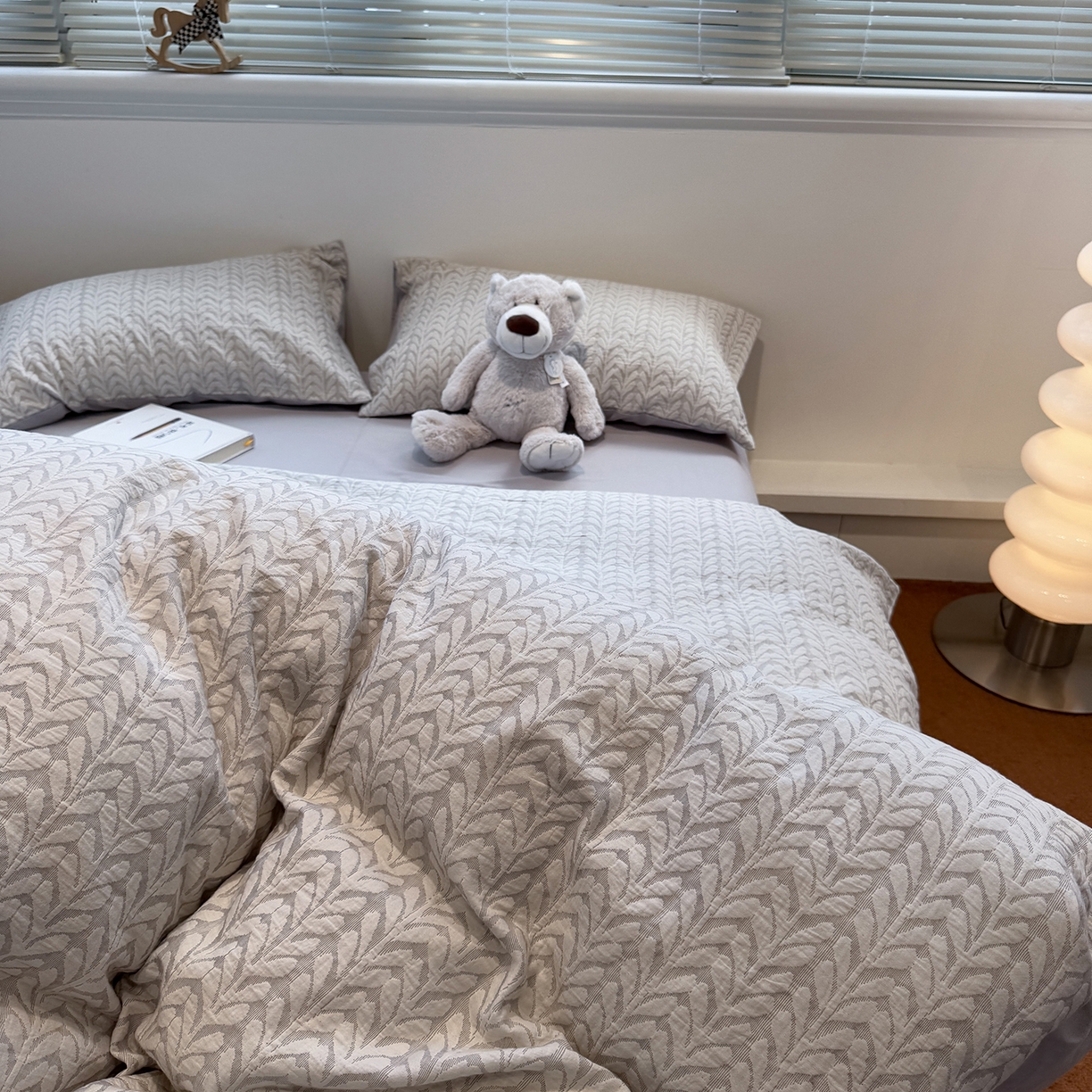 91家纺网 家纺一手货源 找家纺 慕尚家纺 2025新款全棉空气立体提花磨毛四件套 稻花-白灰