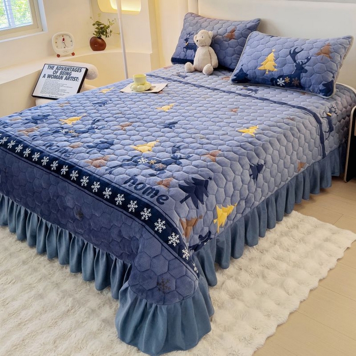 91家纺网 家纺一手货源 找家纺 情煊家纺 2025新款简约加厚A类牛奶绒夹棉印花床盖 一鹿幸福