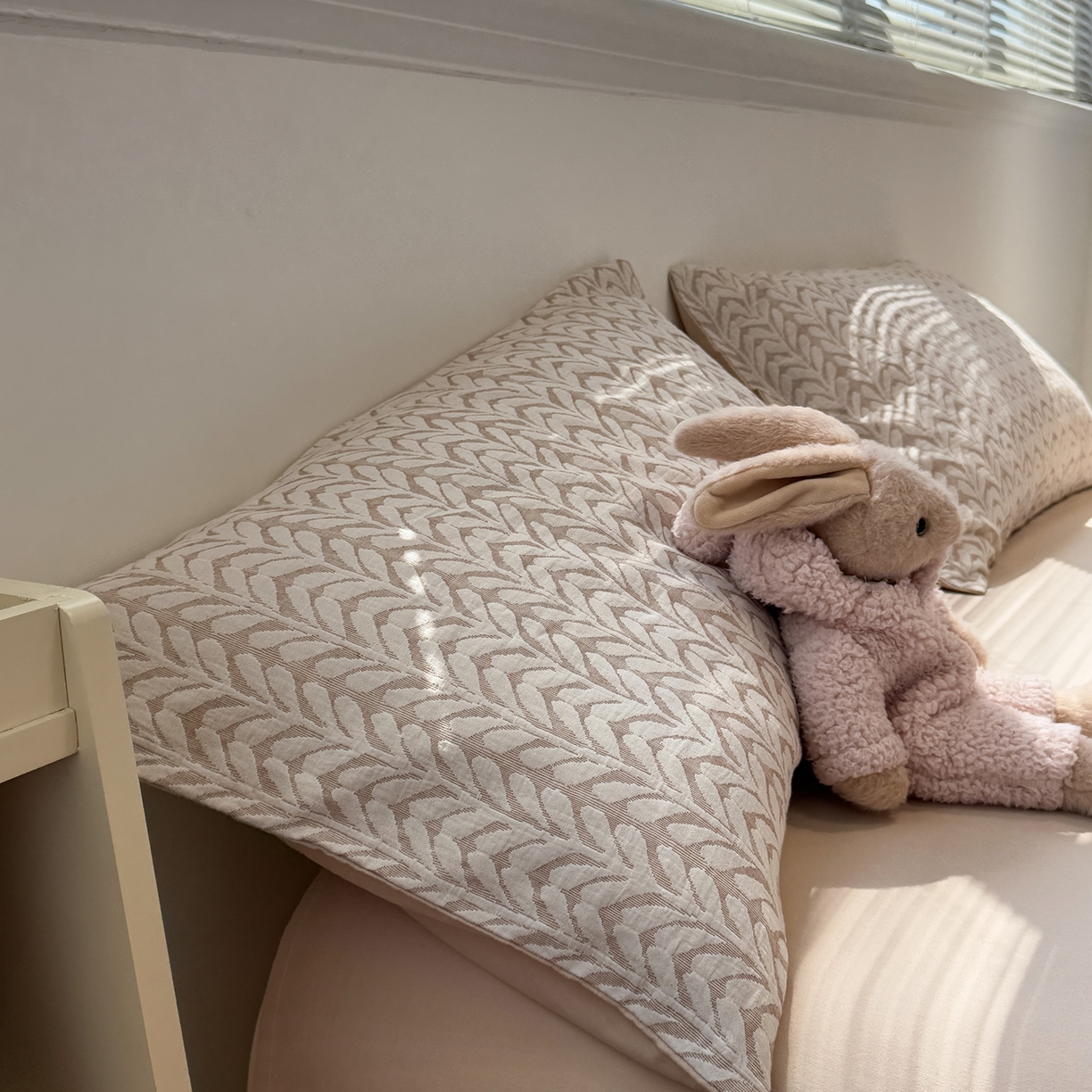 91家纺网 家纺一手货源 找家纺 慕尚家纺 2025新款全棉空气立体提花磨毛四件套 稻花-卡其