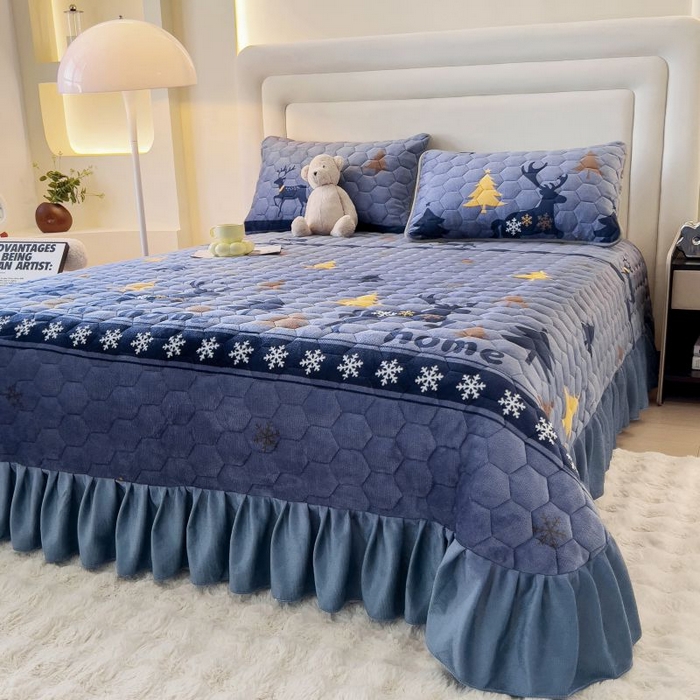 91家纺网 家纺一手货源 找家纺 情煊家纺 2025新款简约加厚A类牛奶绒夹棉印花床盖 一鹿幸福