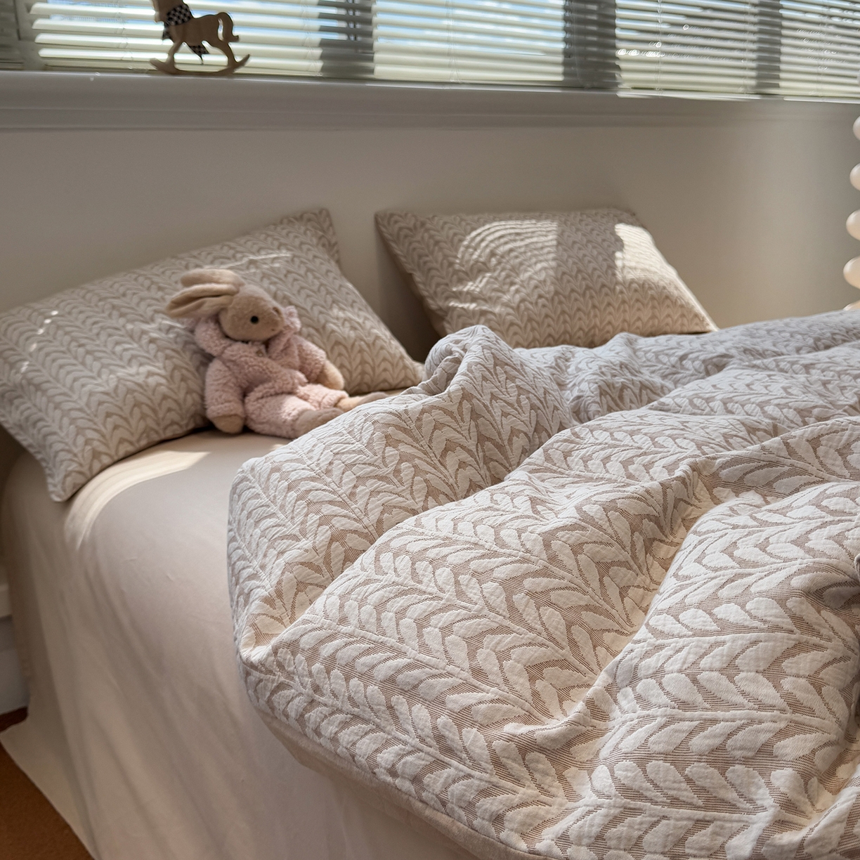 91家纺网 家纺一手货源 找家纺 慕尚家纺 2025新款全棉空气立体提花磨毛四件套 稻花-卡其