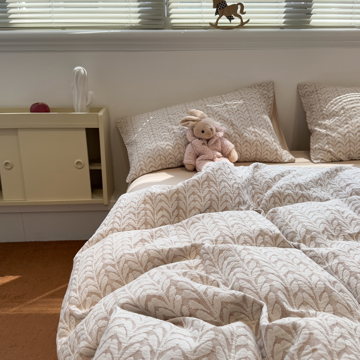 91家纺网 家纺一手货源 找家纺 慕尚家纺 2025新款全棉空气立体提花磨毛四件套 稻花-卡其