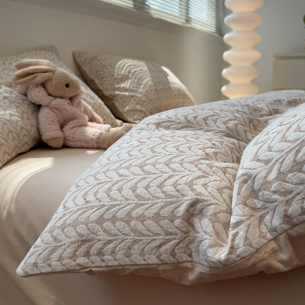 91家纺网 家纺一手货源 找家纺 慕尚家纺 2025新款全棉空气立体提花磨毛四件套 稻花-卡其