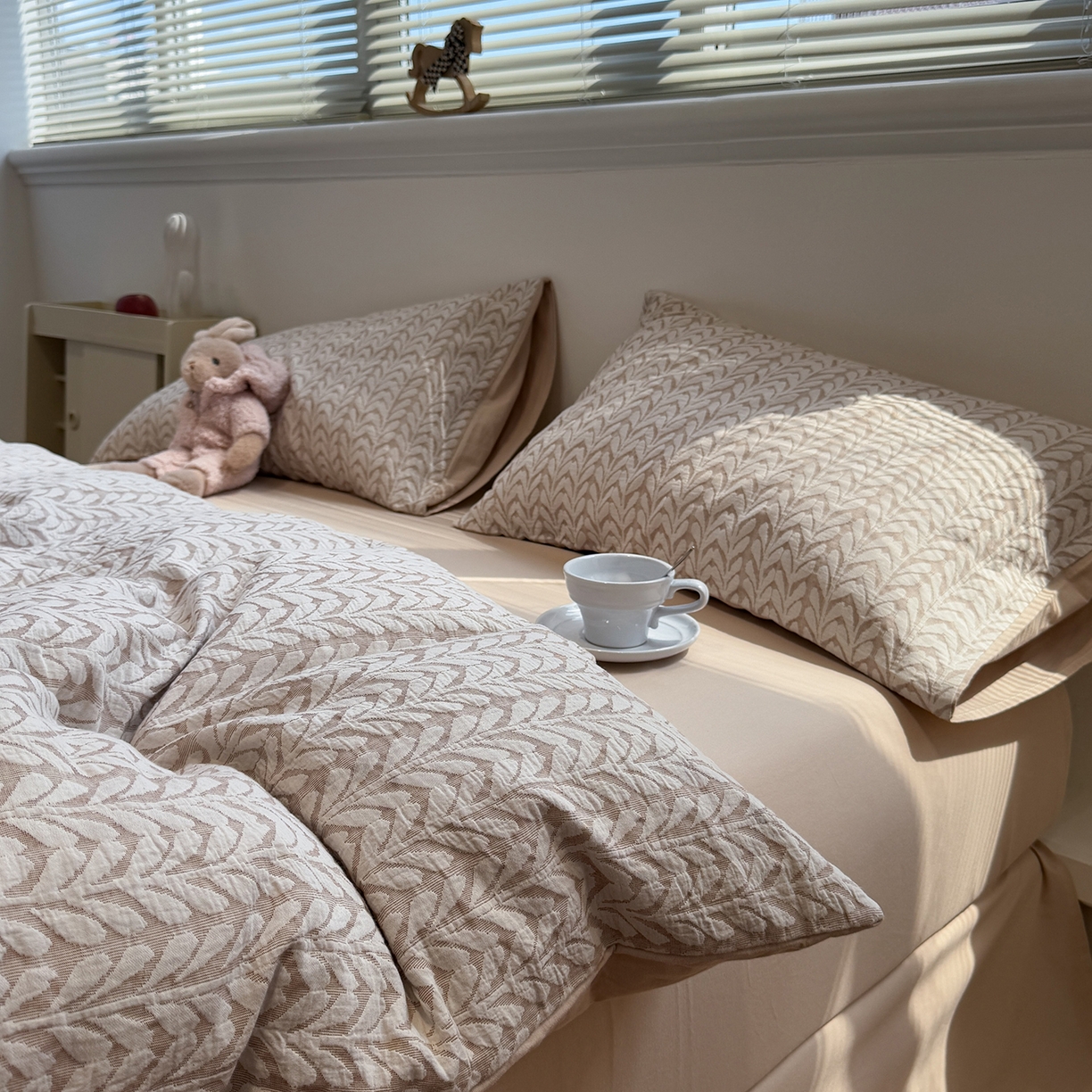 91家纺网 家纺一手货源 找家纺 慕尚家纺 2025新款全棉空气立体提花磨毛四件套 稻花-卡其