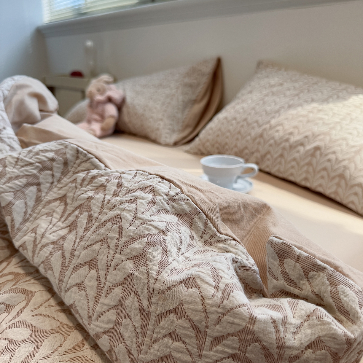 91家纺网 家纺一手货源 找家纺 慕尚家纺 2025新款全棉空气立体提花磨毛四件套 稻花-卡其