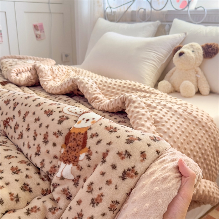 91家纺网 家纺一手货源 找家纺 （总）默忆 2025新款牛奶绒豆豆被被子被芯