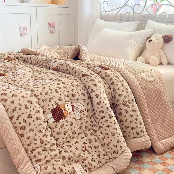 91家纺网 家纺一手货源 找家纺 （总）默忆 2025新款牛奶绒豆豆被被子被芯