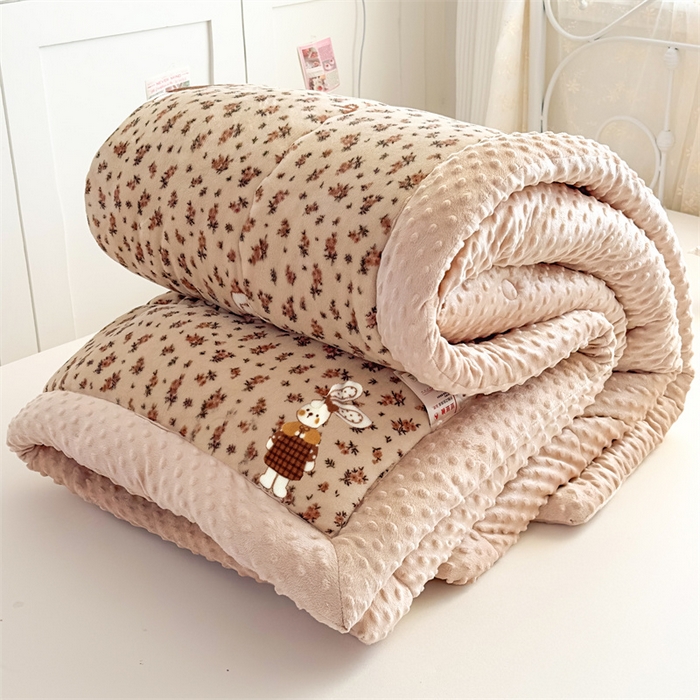 91家纺网 家纺一手货源 找家纺 （总）默忆 2025新款牛奶绒豆豆被被子被芯