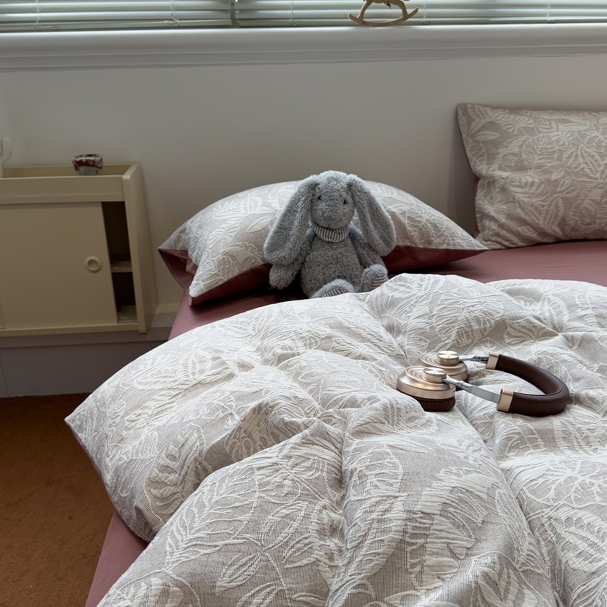 91家纺网 家纺一手货源 找家纺 慕尚家纺 2025新款全棉空气立体提花磨毛四件套 繁花似锦-豆沙