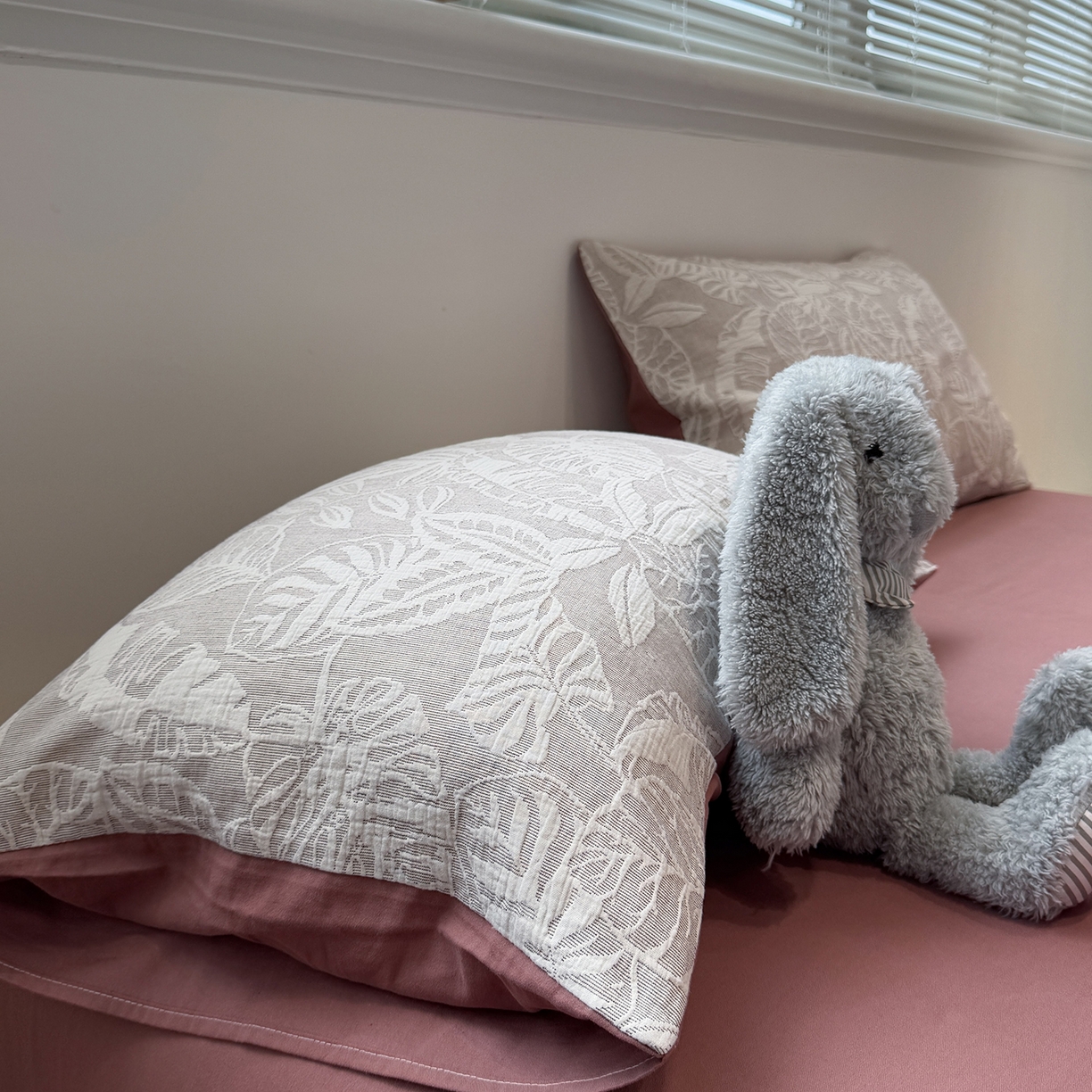 91家纺网 家纺一手货源 找家纺 慕尚家纺 2025新款全棉空气立体提花磨毛四件套 繁花似锦-豆沙