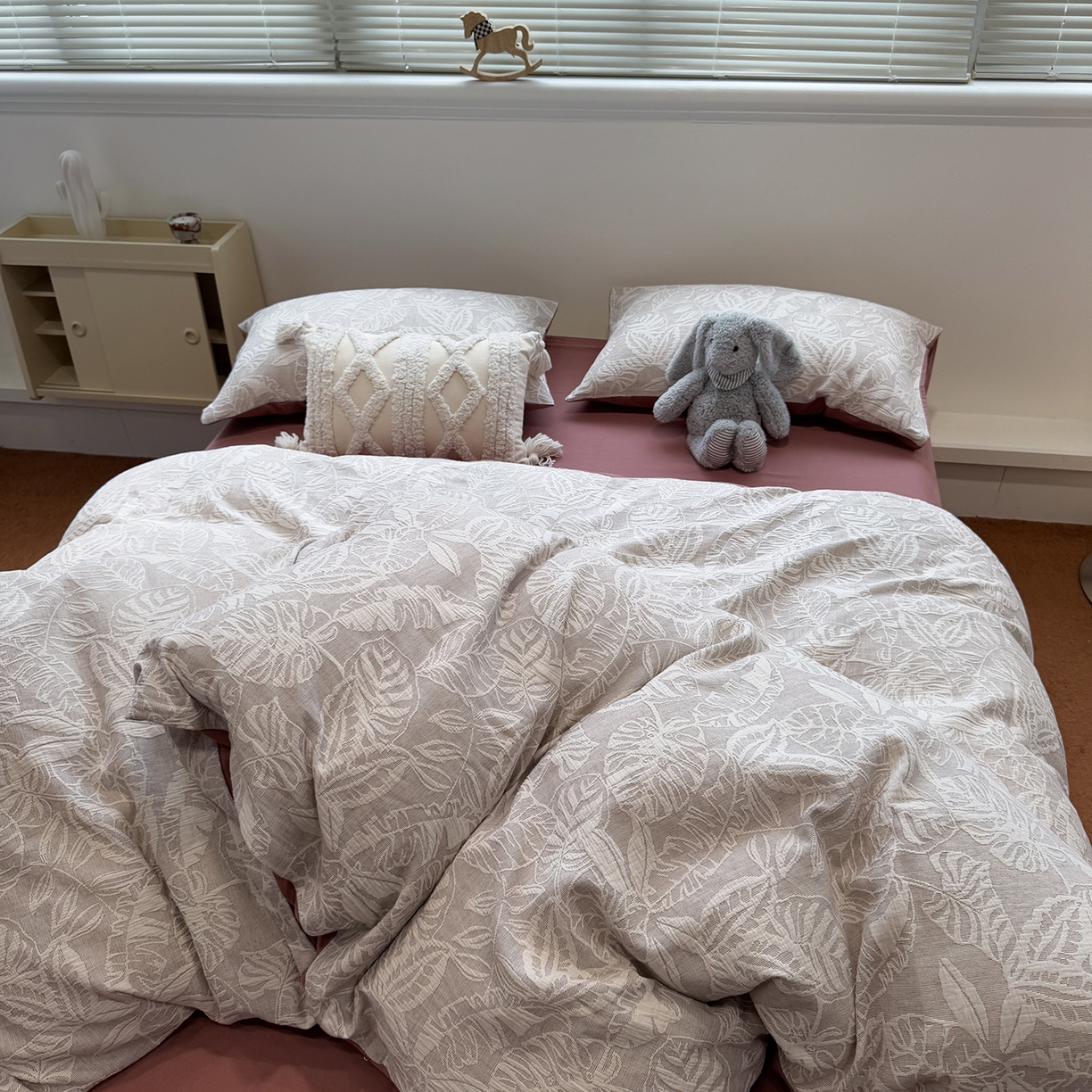 91家纺网 家纺一手货源 找家纺 慕尚家纺 2025新款全棉空气立体提花磨毛四件套 繁花似锦-豆沙