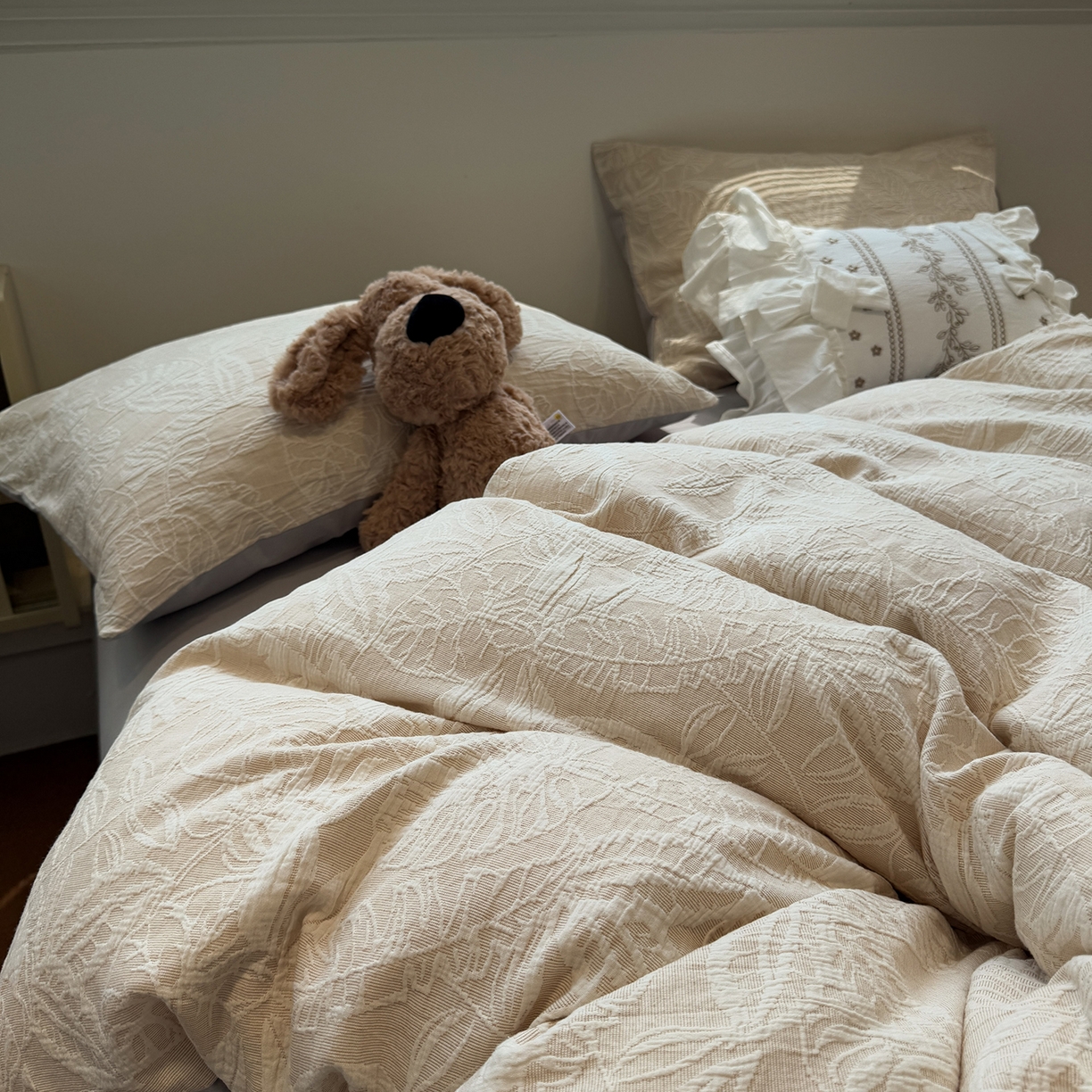 91家纺网 家纺一手货源 找家纺 慕尚家纺 2025新款全棉空气立体提花磨毛四件套 繁花似锦-浅灰