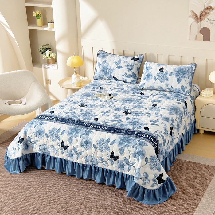 91家纺网 家纺一手货源 找家纺 情煊家纺 2025新款简约加厚A类牛奶绒夹棉印花床盖 蝶恋