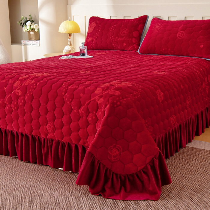 91家纺网 家纺一手货源 找家纺 情煊家纺 2025新款简约加厚A类牛奶绒夹棉印花床盖 红玫瑰